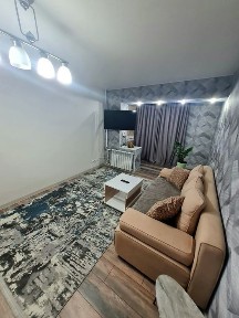 Посуточно 1 ком. кв в 6 мкр, есть бойлер, интернет.