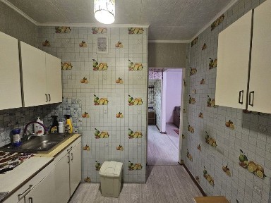 Продаю двухкомнатную квартиру на улице Ержанова, дом 45