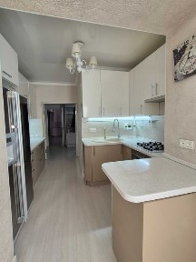 Продам четыречкомнатную квартиру