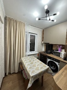 Сдаётся 3-х комнатная квартира на длительный срок.