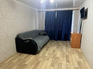 Квартира чистая уютная, имеется все необходимые вещи, стиральная маши