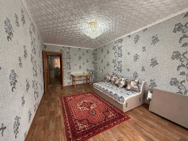 Продам 2 комнатную квартиру в 7 мкр (р-н ТД Махаббат)