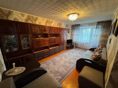 Продам 2-х комнатную 50 лет Октября 114