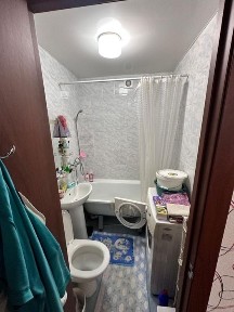 Продам комнату в общежитии с собственным санузлом по Бажова 331/3