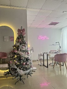 Сдам в аренду стол для мастера маникюра