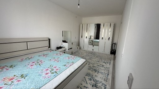 1 бөлмелі үй жалға беремін ұзақ мерзімге жас отбасы балашаға жоқ болса