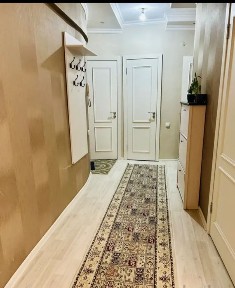 Сдам 2 комн квартиру в центре Алматы