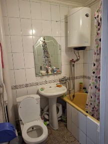 Продам квартиру полуторка район Авторынок ул. Аюченко 10