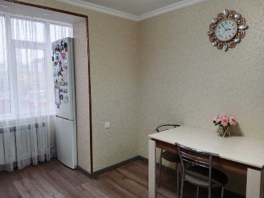 Сдается 3-х комн. квартира долгий срок. 8 микрорайон.