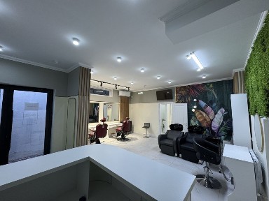 Сдам в аренду салон