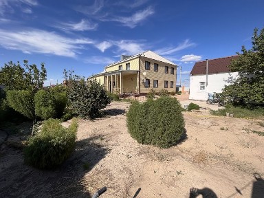 Продаётся частный 2-этажный дом