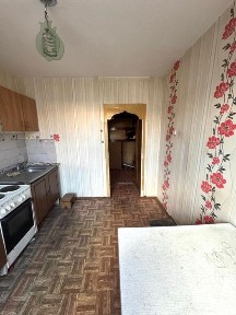 Срочно Продам 2ку - 8мкр!