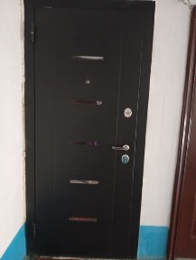 Продаю 1 комнатную квартиру 3этаж с мебелью в центре, торг