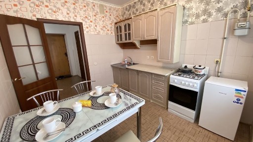 Нур Сити 2 мкр. 1 ком. кв сдам посуточно и почасово