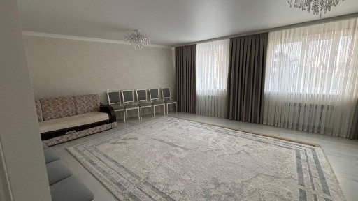 Продам квартиру 3-4комнатная 90кв. м