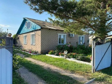 Продам дом у озера