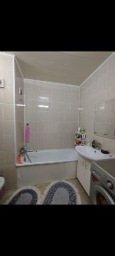 По суточно, по часом сдается однокомнатная квартира в 4 мкр.