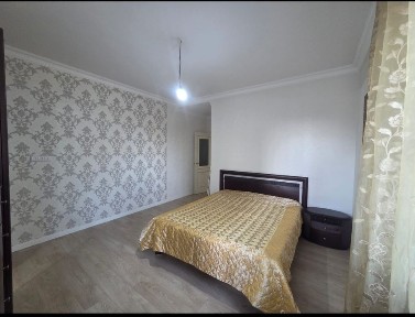 Сдам на длительный срок 2 х комнатную квартиру.