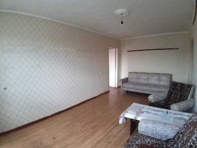 Продам 3-комнатную квартиру Восток-1 Срочно торг! g