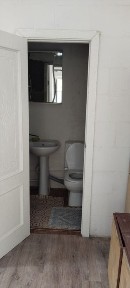 Сдам двухкомнатную квартиру в частном доме с отдельным входом и двором