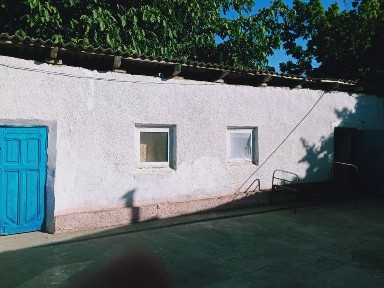 Продоется плановый дом, в городе Ленгере, вхорошом состояний, оброшайтесь