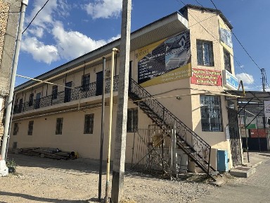 Сдается здание под офис, отдельные кабинеты и квартира есть