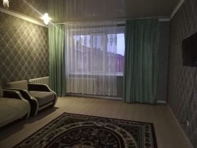 Сдам 3кв Р- он Бензострой, можно парнямновос-ка 180+ком