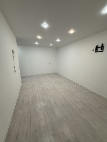 1-ком улучшенка в кирпиче 1970г. п. 1 этаж Колхозный рынок