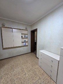 Центре 1 комнатная квартира 2 этаж Аскарова