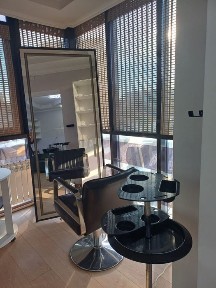 Сдаем в аренду рабочие места в студии красоты (всего 10 мест)