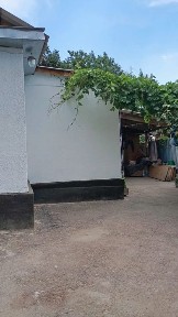 Продам два дома.