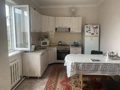 обменяю частный дом с магазинов на 1 ком кв