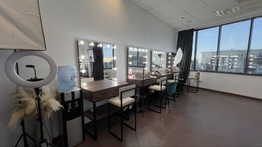 Место для визажиста, визажный столик в аренду