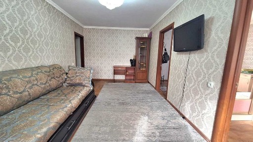 4 комн квартира с ремонтом и мебелью 17 мкр Майкудук рядом остановка) )