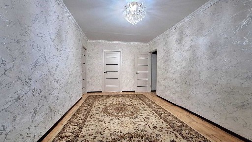 5 комнатная квартира улучшенная 82 кв. м. 16 мкр) )