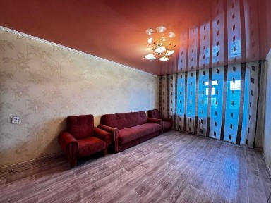 Продам 1 комн квартиру на 7 мкр не угловая