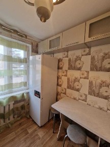 Сдам 2 ком. кв на длительный срок, 170 000 плюс ком. услуги и депозит.