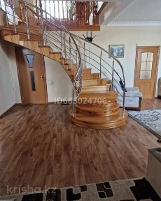 Продам дом в хорошем районе