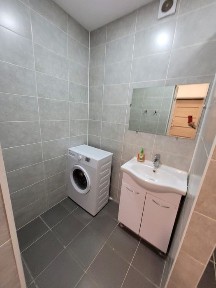 Квартира по часам 1этаж центр