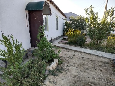 Продаётся в связи с переездом 4-х комнатный дом в 8 участке (АТАМУРА)