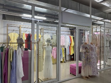 Бутик полный мебельмен.