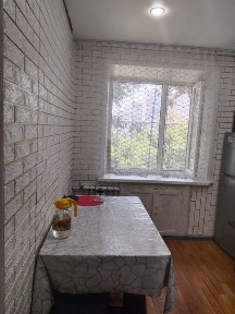 Продам 1- комнатную кв Республика 53/1