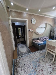 Центре Города 3х комнатная 3 этаж Аскарова Республика