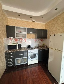 На поселения двух девушек с января месяца