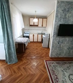 Сдаётся 1 ком квартира. Ларина 1