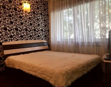 1-но комнатные по Абая! Центр