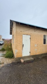 База сатылады Басқұдық жолдың бойында орналасқан.