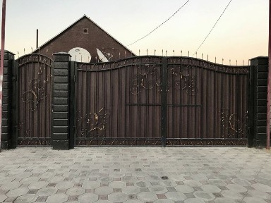 Чистый и ухоженный дом отличной планировки в самом центре.