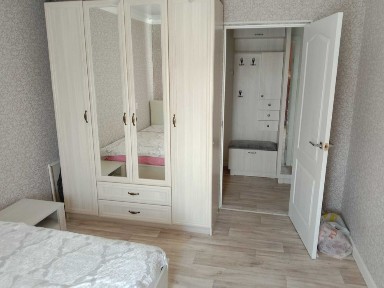 сдам 2 комн квартиру в 11мкр