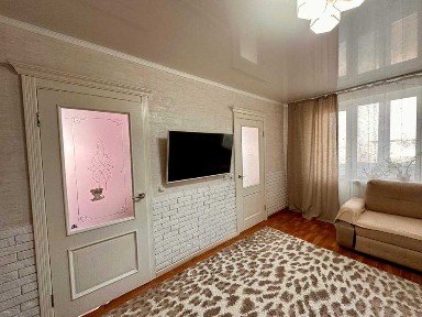 Продаётся 3 - комнатная квартира в районе 5 микрорайона